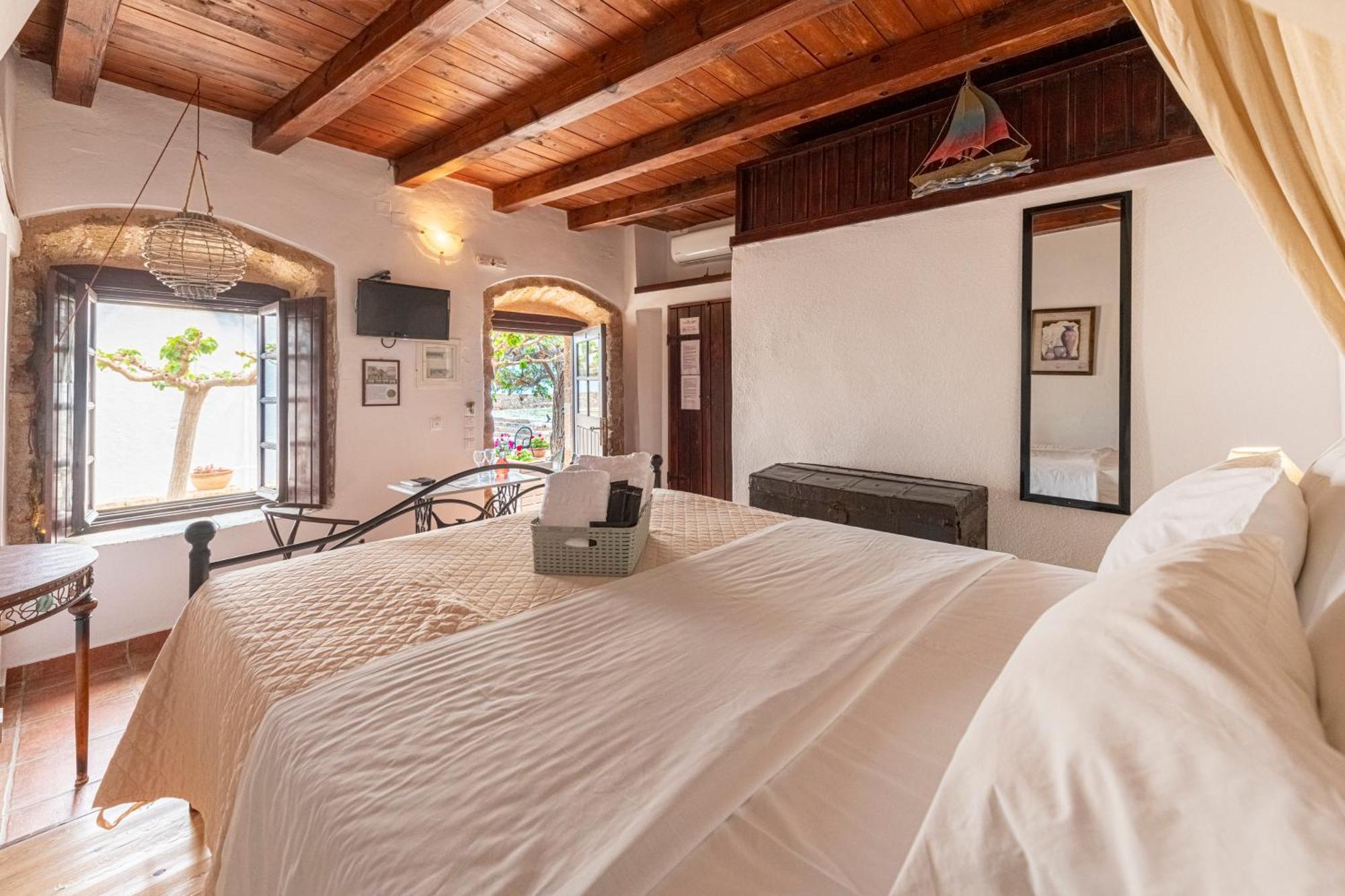 Guesthouse Kellia Monemvasía الغرفة الصورة